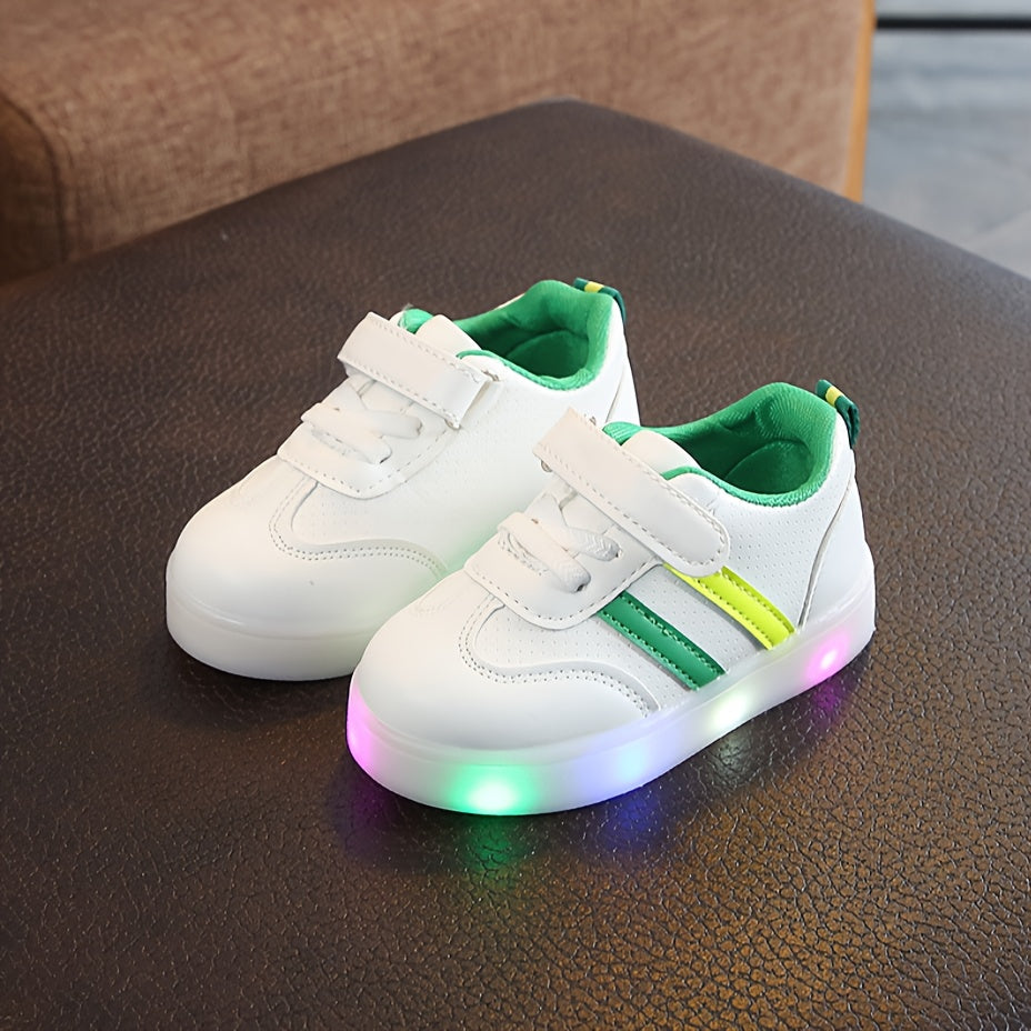 2025 New Winter Autumn Children's Lighting Shoes Boys' LED Sports Little White Shoes Girls' Colorful Flashing Flat Shoes