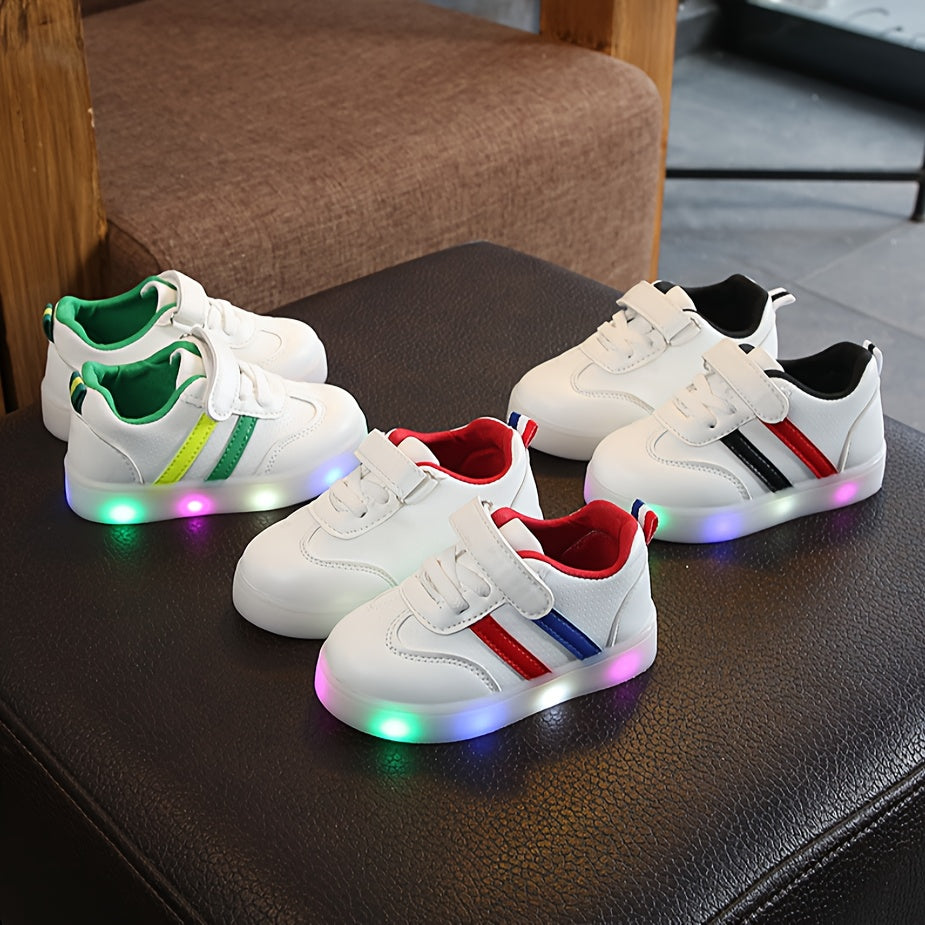 2025 New Winter Autumn Children's Lighting Shoes Boys' LED Sports Little White Shoes Girls' Colorful Flashing Flat Shoes