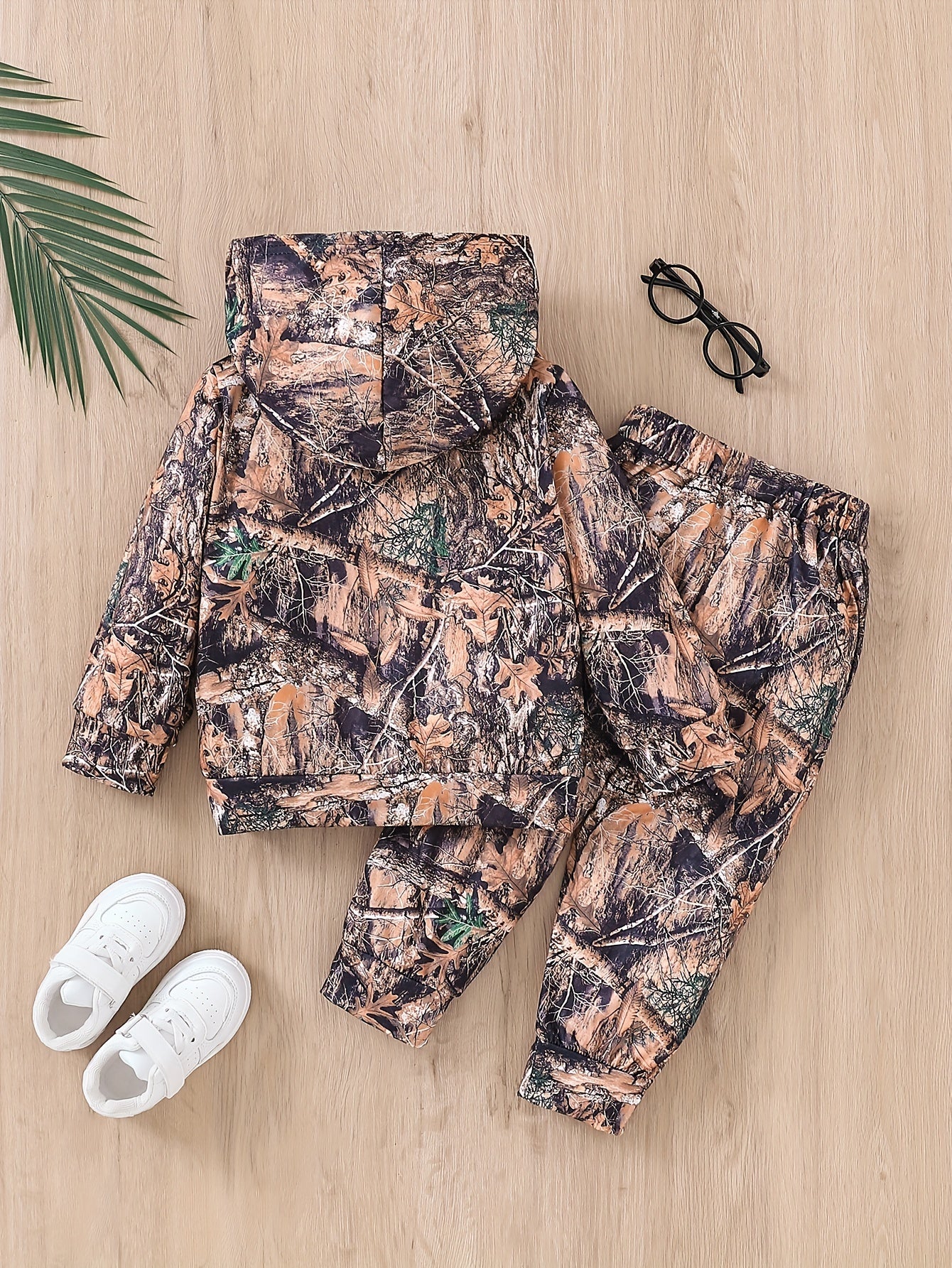 Boy's Camo Leaves Print Hooded Outfit Set