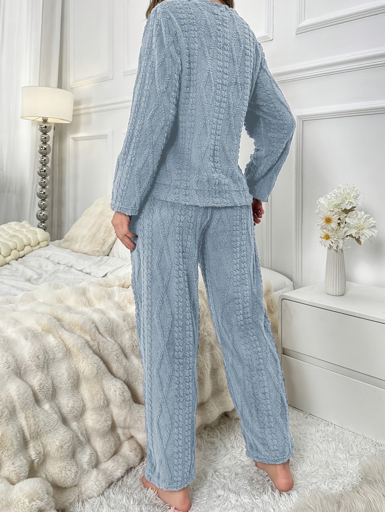 [Plush | Velvet] Thickened Coral Velvet Plush Pajamas for Women - Long Sleeve Top with Round Neck, Pants Set, Cute Bear Embroidery Cartoon Warm Suit, Comfortable Casual Outfit for Autumn and Winter