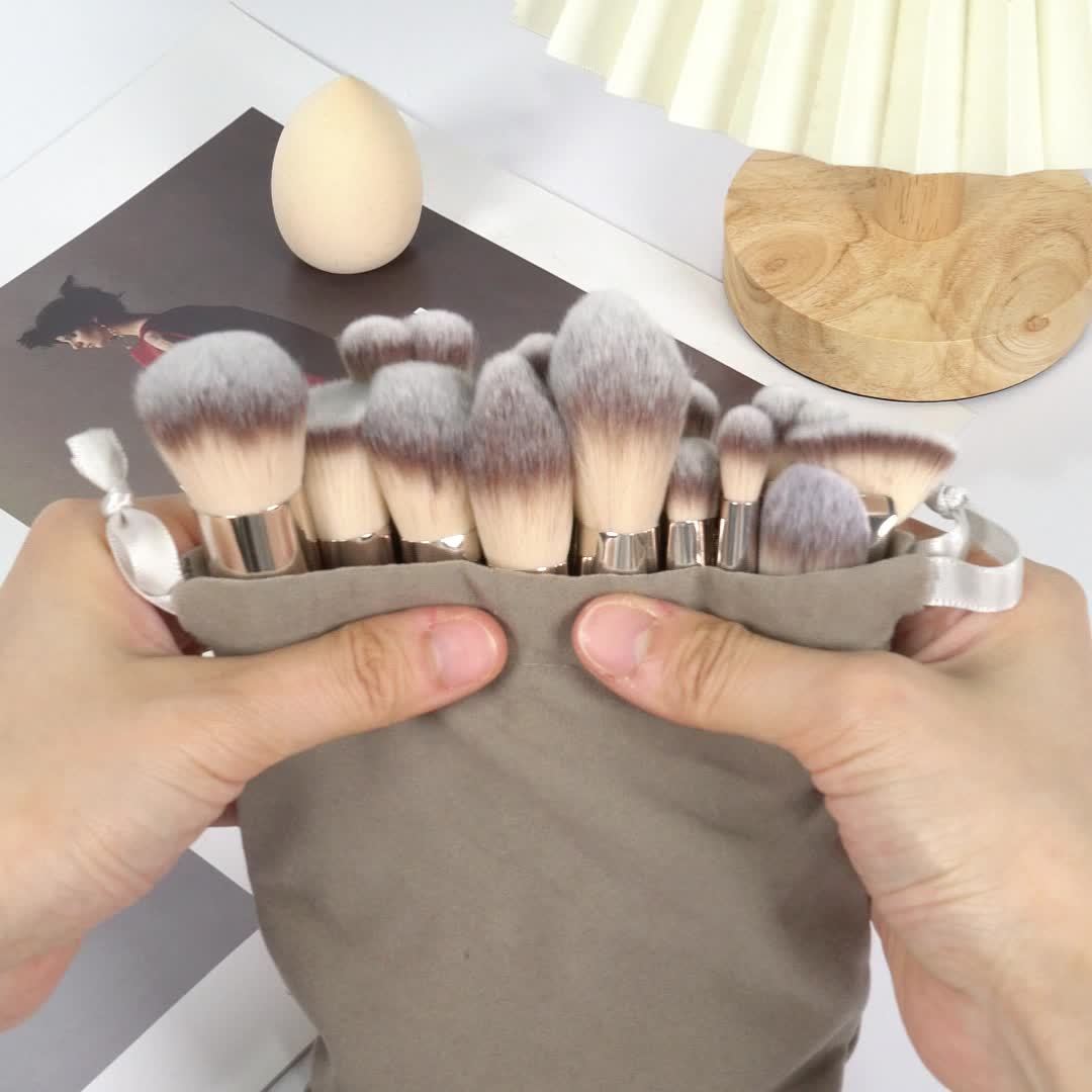 MAANGE 20 Piece Professional Makeup Brush Set With Flannel Bag