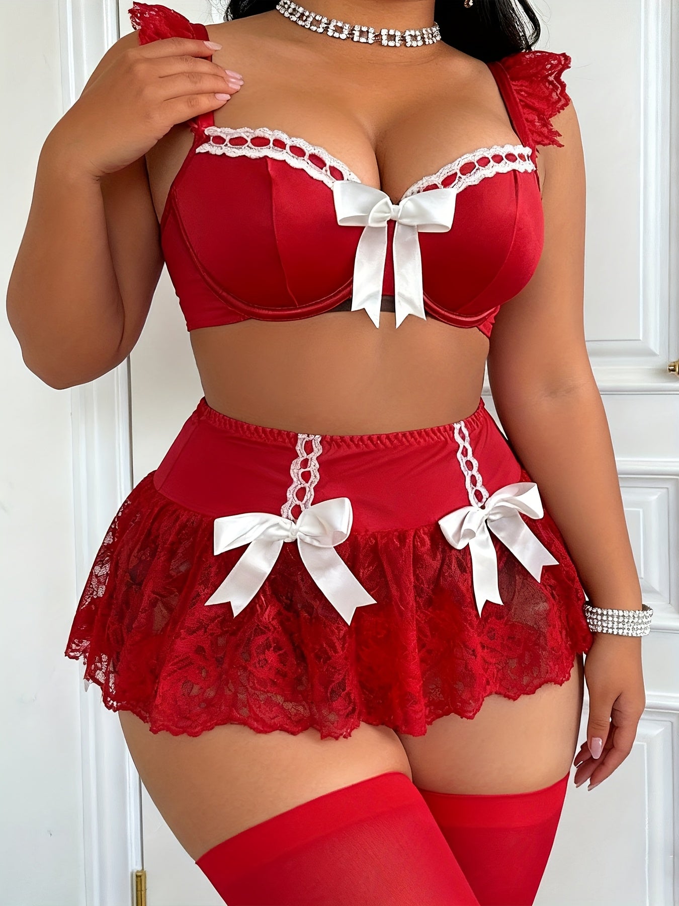 Plus Lace Lingerie Set With Push-Up Bra And Stockings
