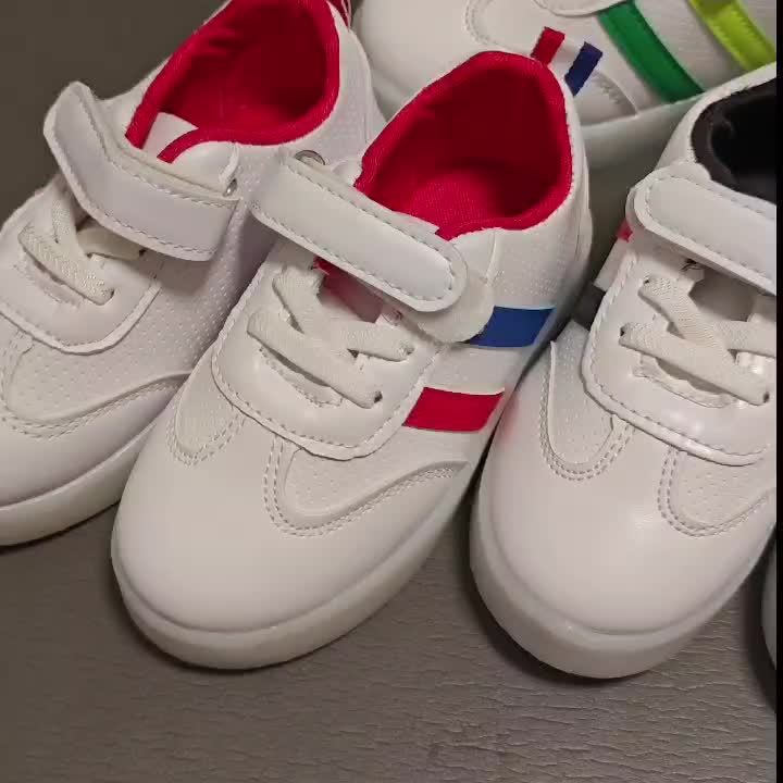 2025 New Winter Autumn Children's Lighting Shoes Boys' LED Sports Little White Shoes Girls' Colorful Flashing Flat Shoes