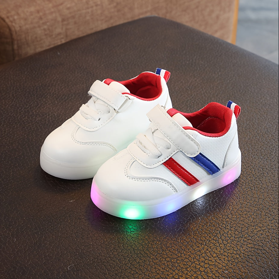 2025 New Winter Autumn Children's Lighting Shoes Boys' LED Sports Little White Shoes Girls' Colorful Flashing Flat Shoes