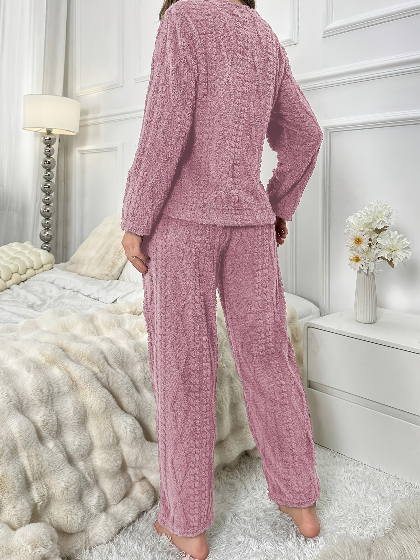 [Plush | Velvet] Thickened Coral Velvet Plush Pajamas for Women - Long Sleeve Top with Round Neck, Pants Set, Cute Bear Embroidery Cartoon Warm Suit, Comfortable Casual Outfit for Autumn and Winter